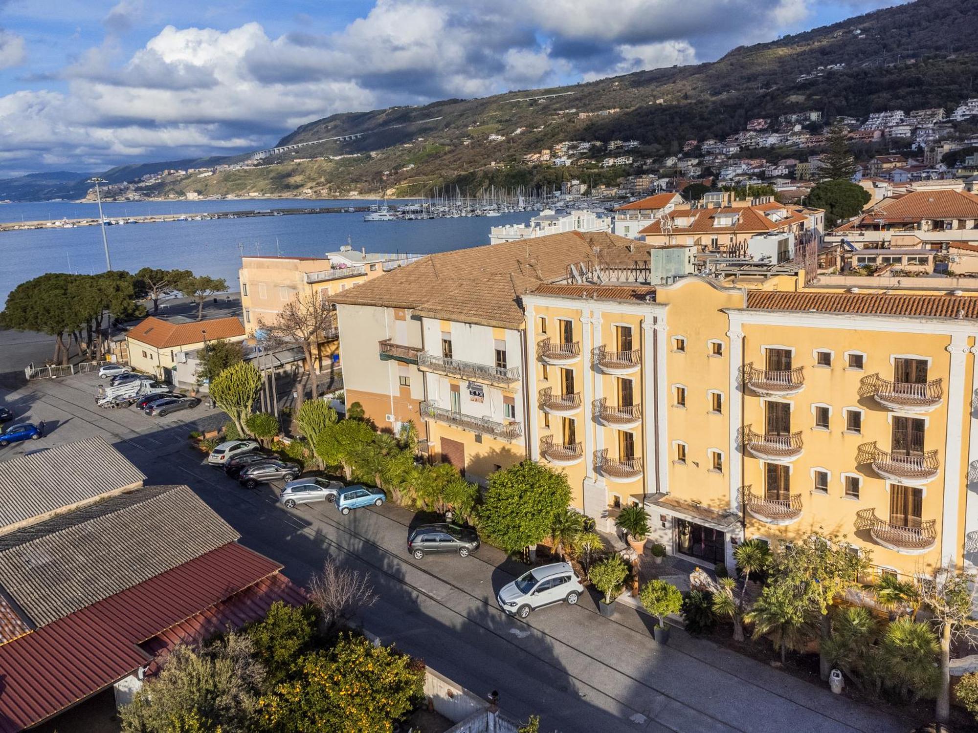 Hotel Cala Del Porto Вибо Валентия Марина Экстерьер фото